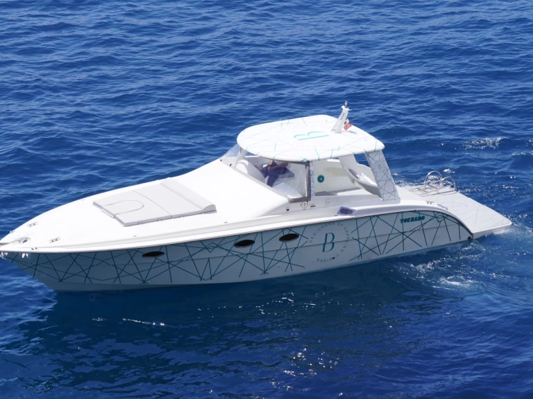 Verhuur Motorboot Tornado met vaarbewijs