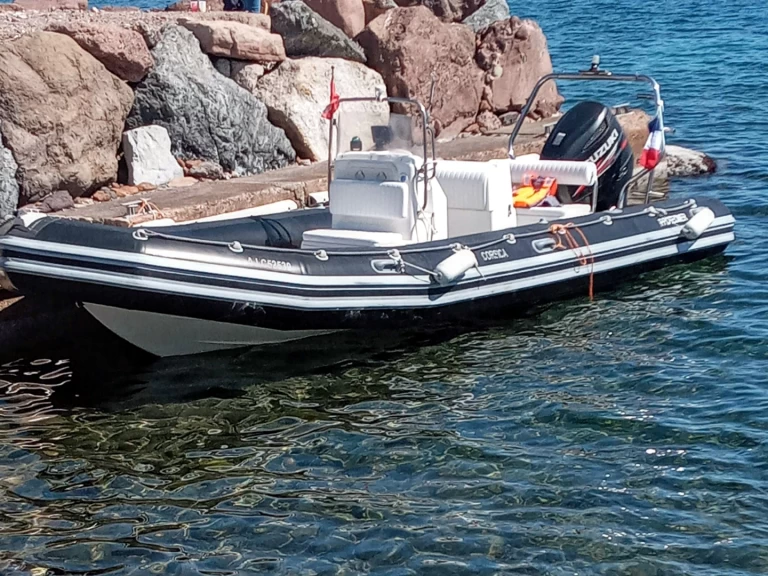Bootverhuur Bombard Explorer 730 DB in Sainte-Maxime via SamBoat