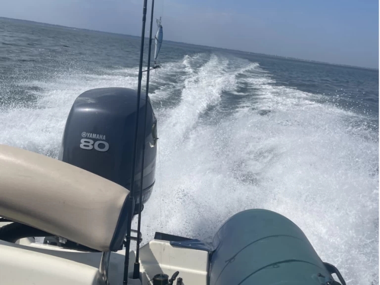 Huur een Bombard Sunrider 550 Bleu in La Plaine-sur-Mer