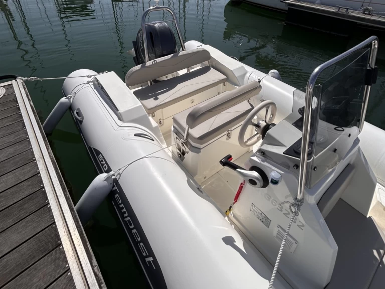 Verhuur RIB Capelli met vaarbewijs