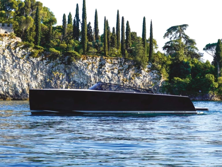 Huur Motorboot met of zonder schipper Fjord in Vieux Port de Cannes