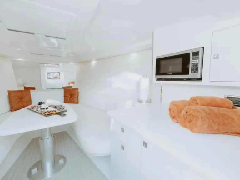 Huur een Fjord Fjord 40 Open in Vieux Port de Cannes