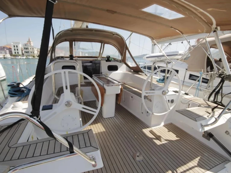 Bootverhuur Antibes goedkoop Oceanis 45