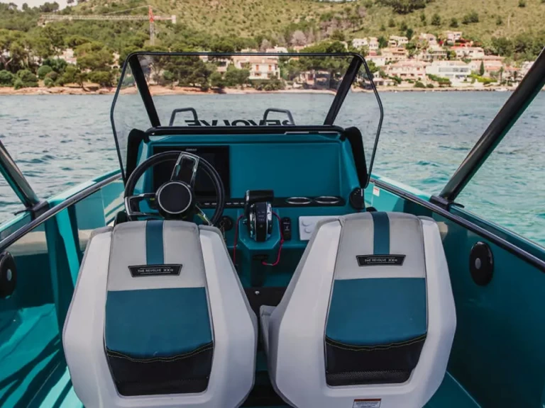 Bootverhuur Port d'Alcudia goedkoop 22 Jobe Revolve