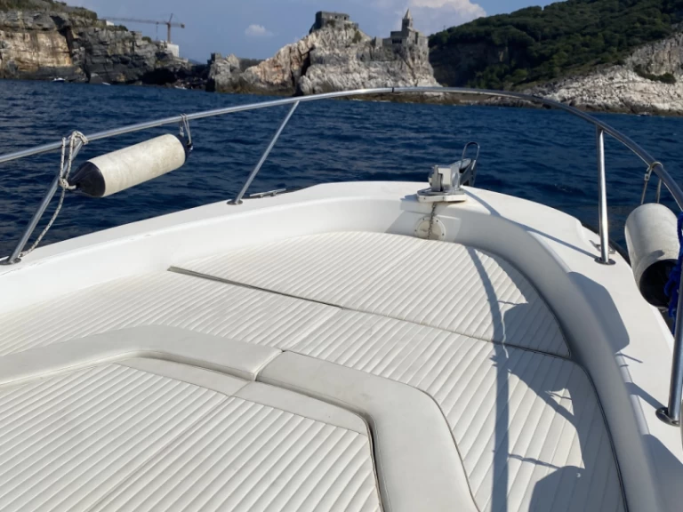 Huur een Boston Whaler Boston Whaler 220 Dauntless in La Spezia