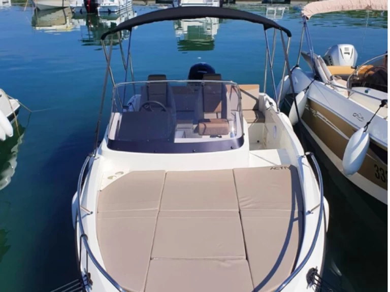 Huur een Quicksilver Activ 605 Sundeck in Empuriabrava