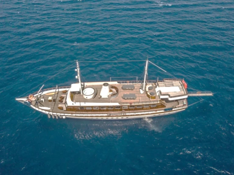 Verhuur Jacht Custom Made met vaarbewijs