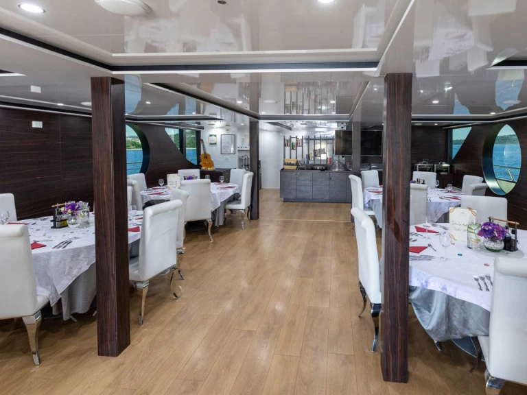  Adriatic Queen te huur van particulier of professional in Split