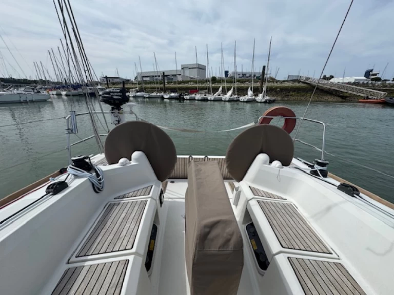 Bootverhuur SUN ODYSSEY 349 QR 2016 SUN ODYSSEY 349 QR 2016 in La Rochelle via SamBoat