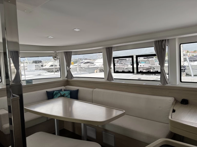 Huur een Lagoon Lagoon 42 in Playa Sardinera