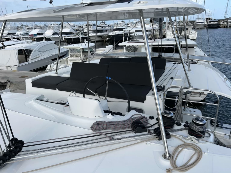 Bootverhuur Lagoon Lagoon 46 in Playa Sardinera via SamBoat