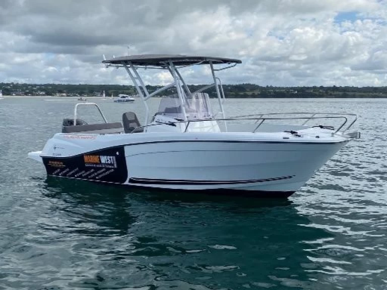 Verhuur Motorboot in La Forêt-Fouesnant - Jeanneau Cap Camarat 6.5 CC Serie 3