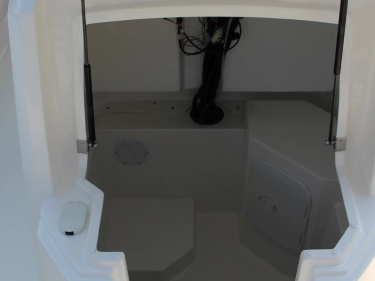 Huur een Marlin Boat Dynamic 790 pro in Split Port