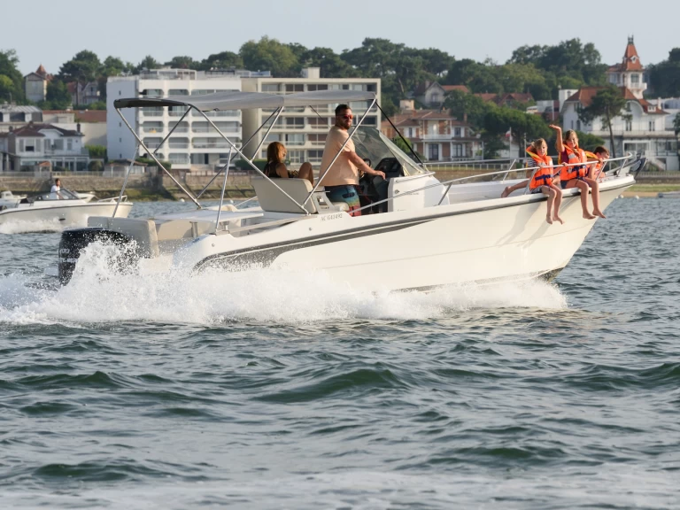 Bootverhuur Arcachon goedkoop Abaco 800 Open CC