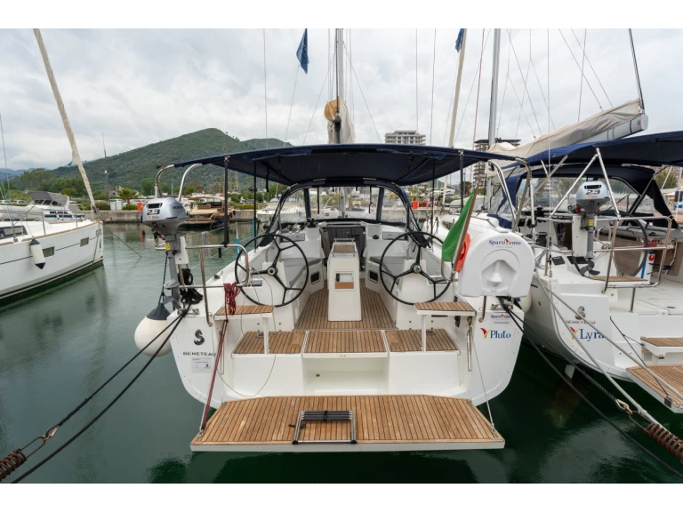 Huur een Bénéteau Oceanis 34.1 in Salerno