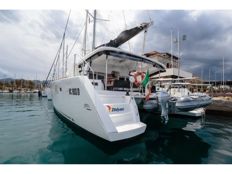 Catamaran te huur in Olbia voor de beste prijs