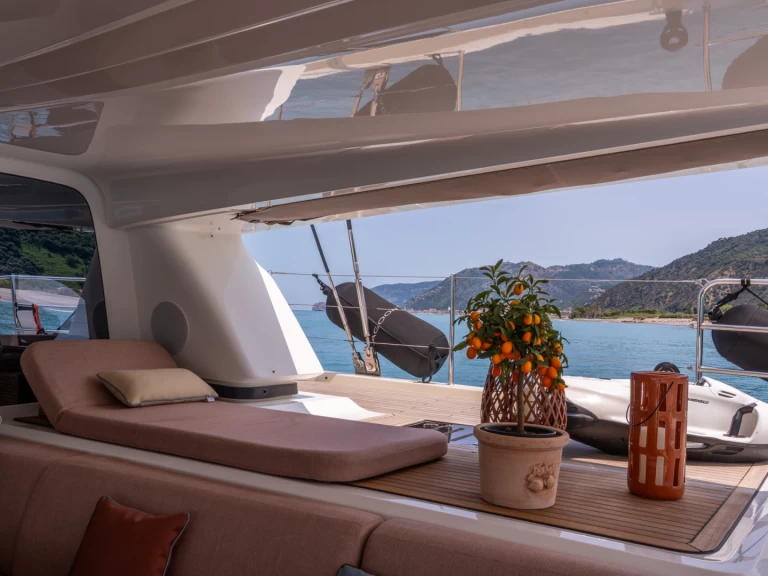 Huur een Lagoon Lagoon Sixty 5 in Olbia