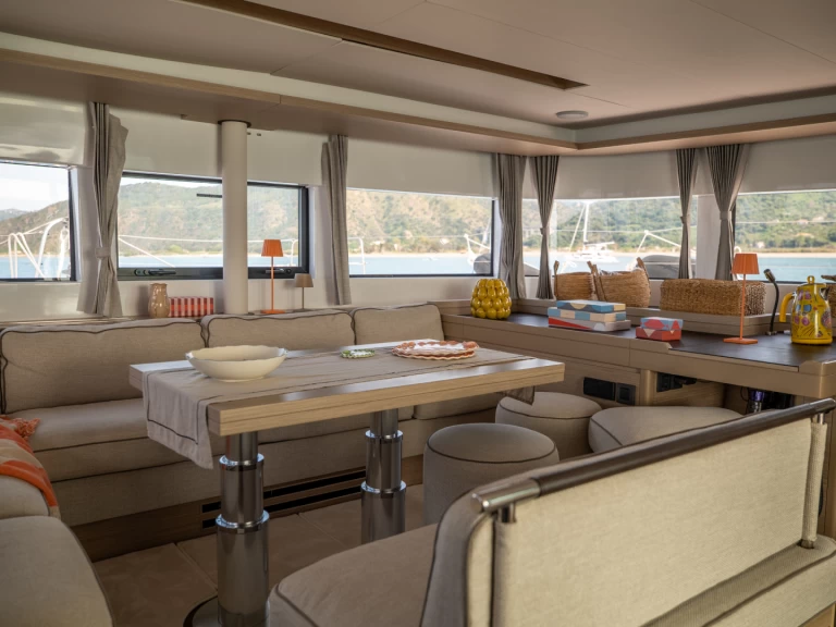 Catamaran te huur in Salerno voor de beste prijs