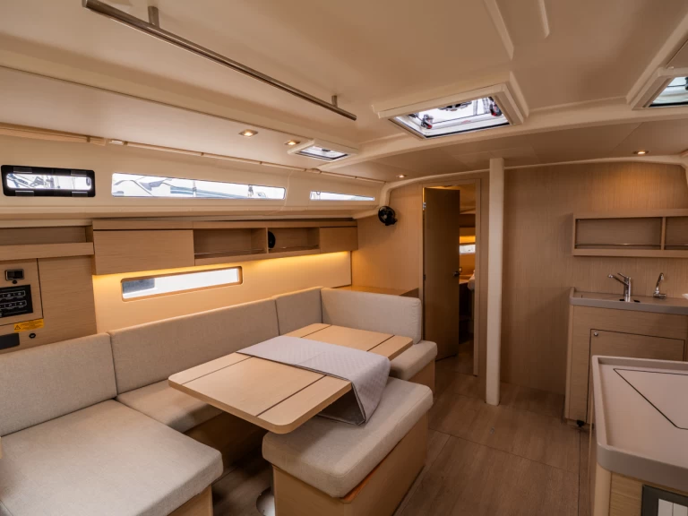 Verhuur Zeilboot Bénéteau met vaarbewijs