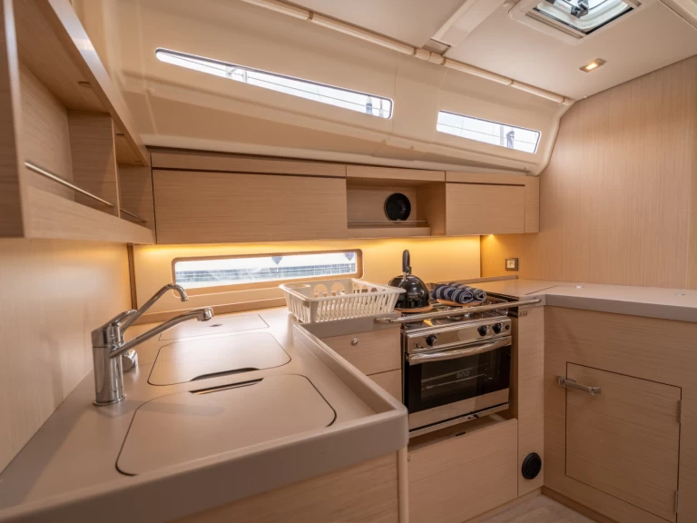 Bootverhuur Salerno goedkoop Oceanis 40.1