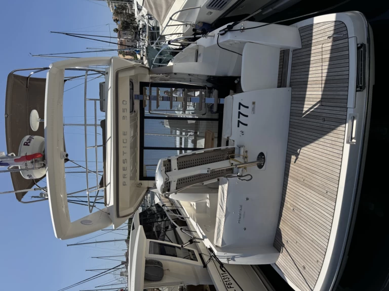 Huur een Jeanneau Prestige 350 Fly in Antibes