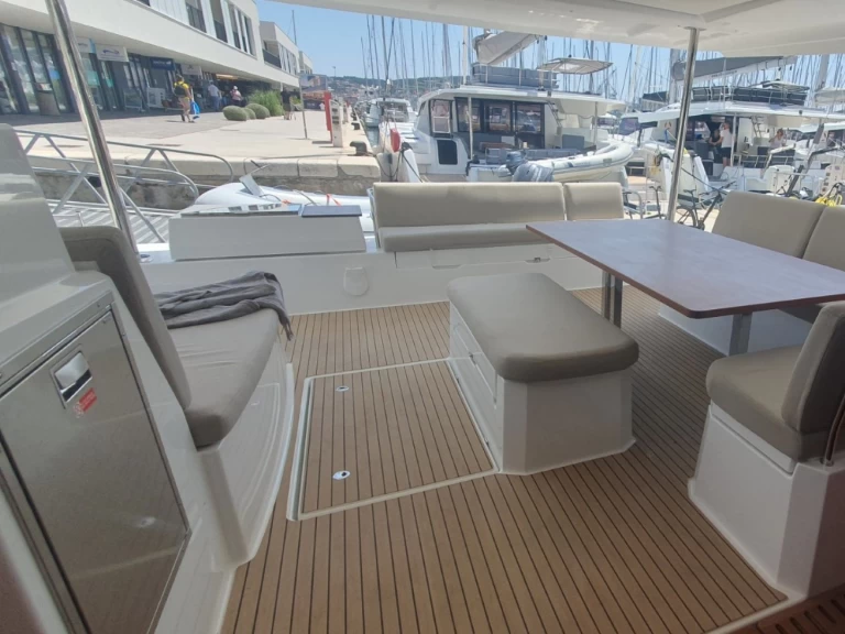 Huur Catamaran met of zonder schipper Fountaine Pajot in Seget Donji