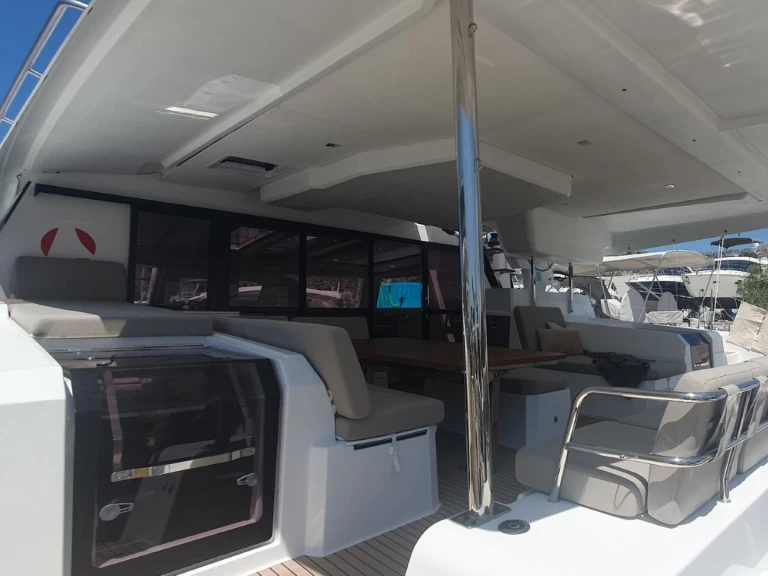 Fountaine Pajot Aura 51 te huur van particulier of professional in Seget Donji