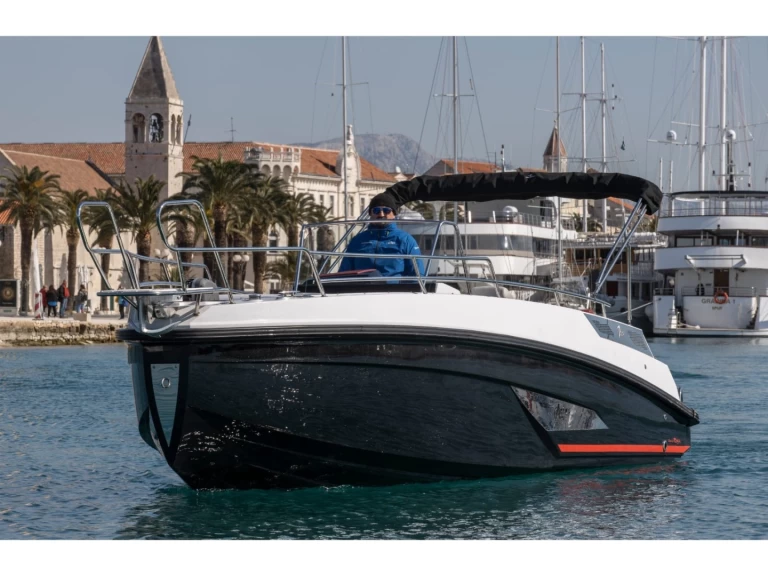 Bootverhuur Arrow Arabis 23 Arrow Arabis 23 in Trogir via SamBoat