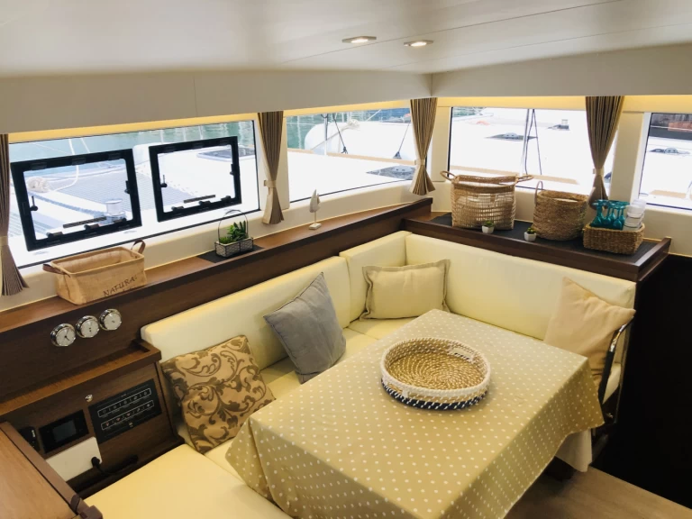 Bootverhuur Capo d'Orlando goedkoop Lagoon 40