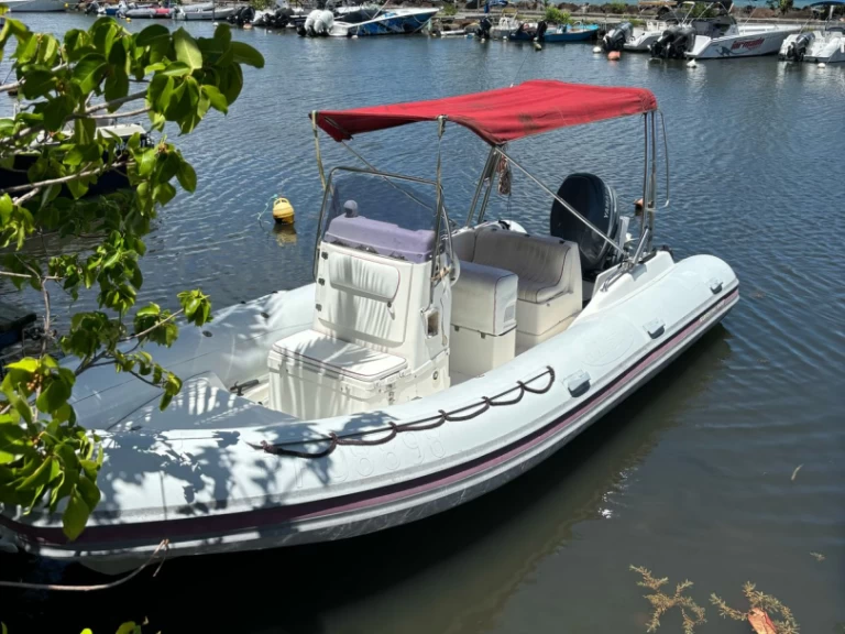 RIB te huur in Saint-François voor de beste prijs