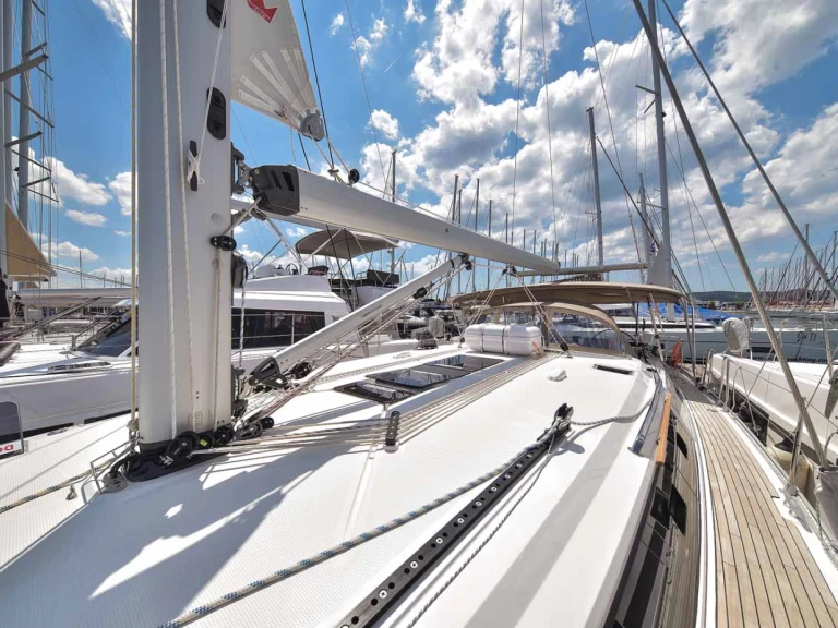 Zeilboot te huur in Biograd na Moru voor de beste prijs