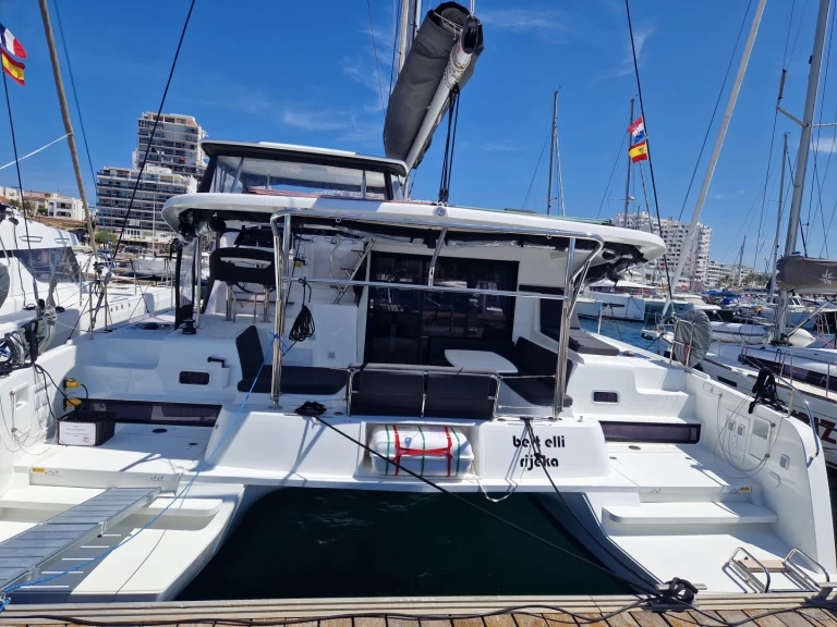 Huur Catamaran met of zonder schipper Lagoon in Le Marin