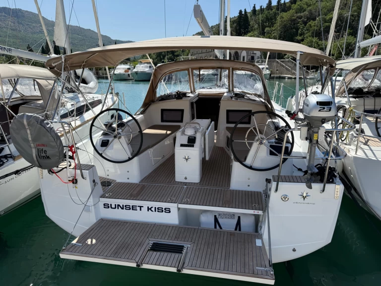 Huur een Jeanneau Sun Odyssey 410 in Komolac