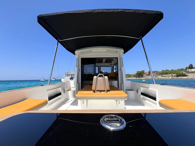 Camaro 1000 te huur van particulier of professional in Trogir