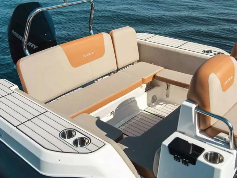 Zodiac ZODIAC MEDLINE 7.5 te huur van particulier of professional in La Rochelle