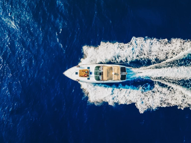 Verhuur Motorboot Cranchi met vaarbewijs