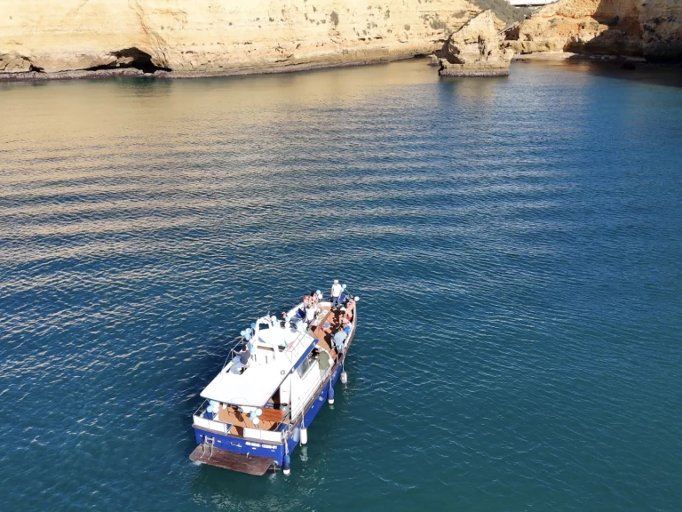 Verhuur Motorboot Yate Cantiere Navale met vaarbewijs