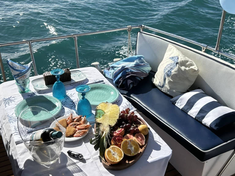 Motorboot te huur in Portimão voor de beste prijs