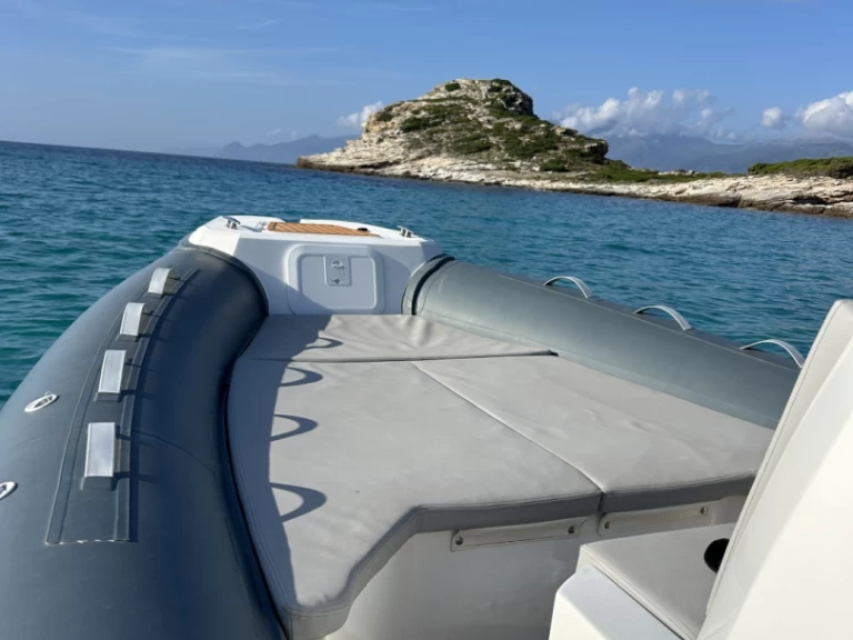 Verhuur RIB FANALE MARINE met vaarbewijs