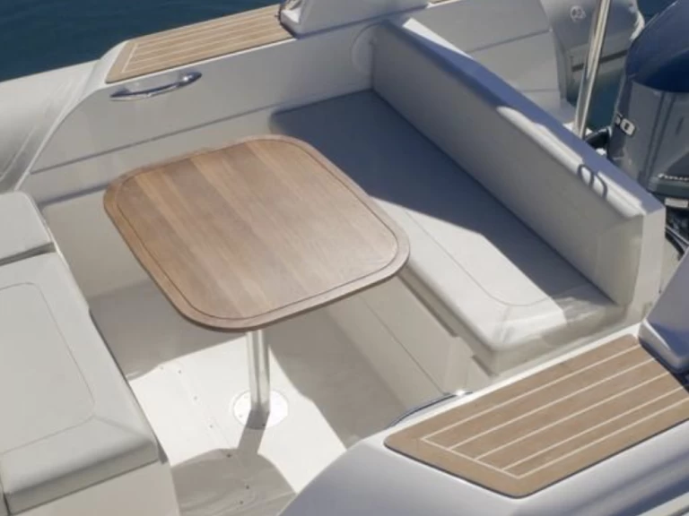 Bootverhuur Arcachon goedkoop Tempest 800