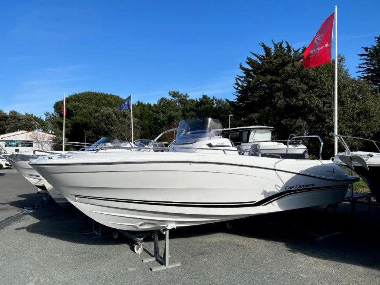 Huur Motorboot met of zonder schipper Jeanneau in La Flotte