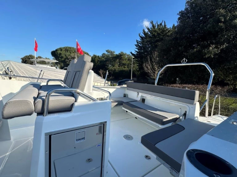 Motorboot te huur in La Flotte voor de beste prijs