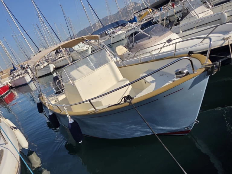 Huur Motorboot met of zonder schipper Rea in Toulon