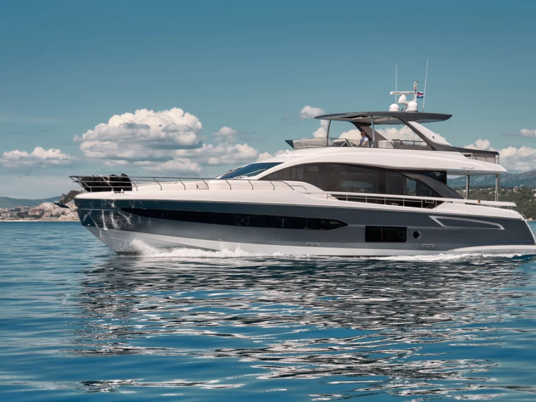 Jachthuur in Podstrana - Azimut Azimut 78 Fly - 4 + 1 cab. via SamBoat