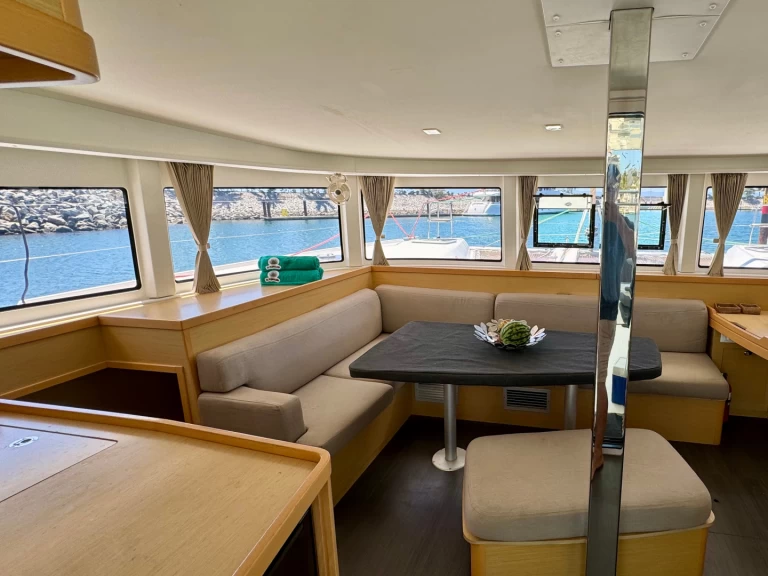 Huur een Lagoon Lagoon 42 in Marina Vallarta