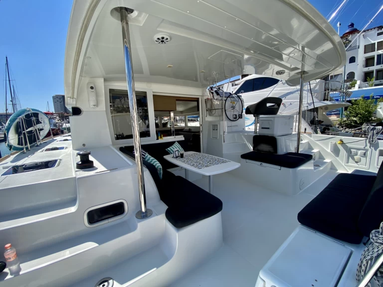 Catamaran te huur in Marina Vallarta voor de beste prijs