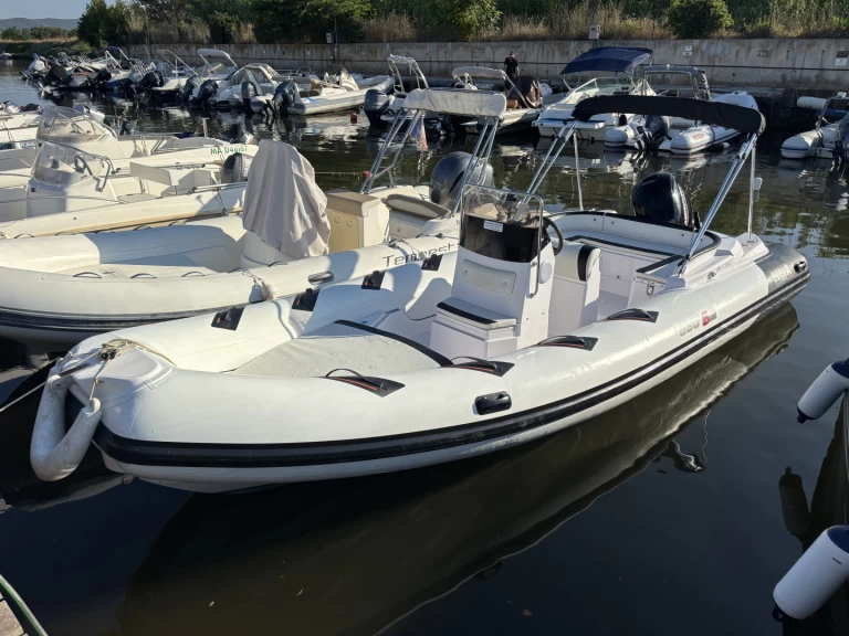 Bootverhuur Hyères goedkoop Selva 650 Family