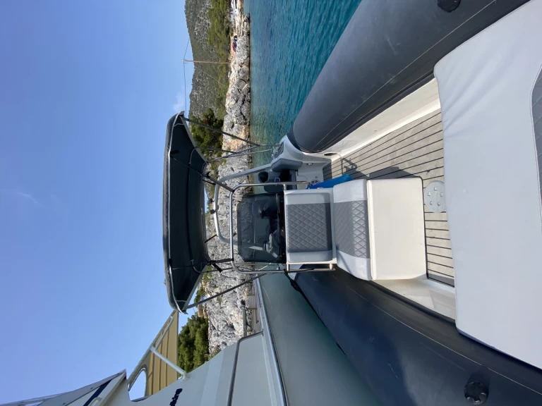 Bootverhuur mostro mostro 680 offshore in Glyfáda via SamBoat