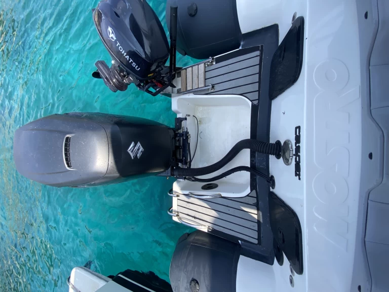 RIB te huur in Glyfáda voor de beste prijs