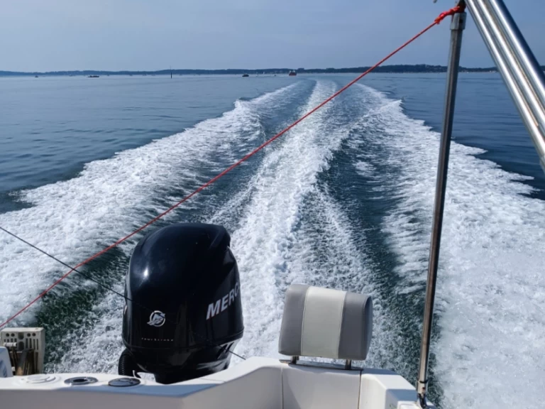 Quicksilver Quicksilver 555 WA Commander te huur van particulier of professional in Trébeurden